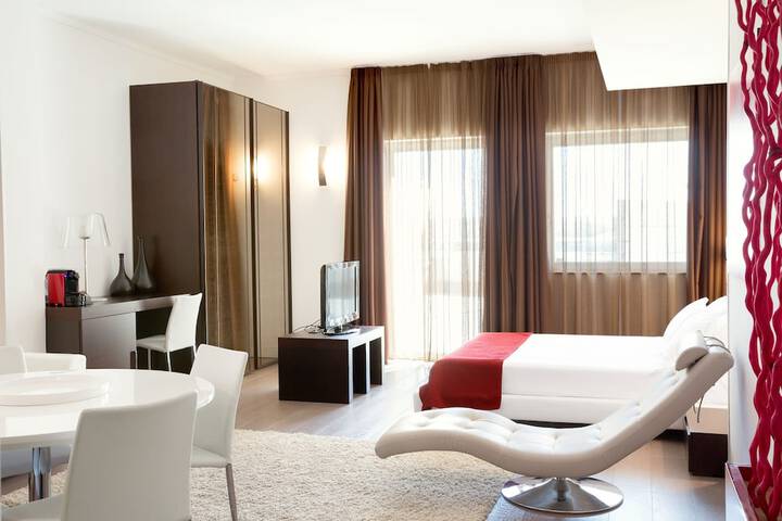 Room 9 of 26