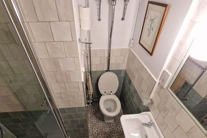 Room 4 of 47