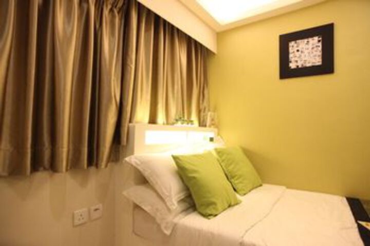 Room 17 of 30