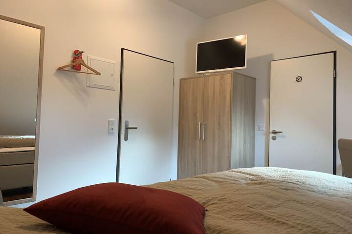 Room 6 of 38