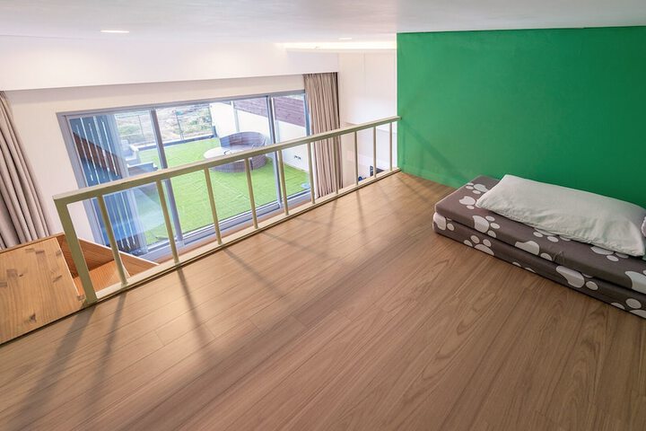 Room 43 of 84