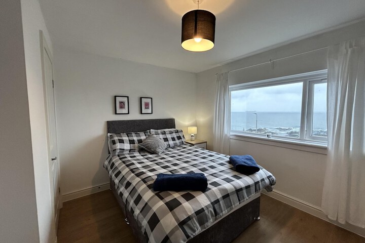 Room 6 of 24