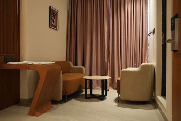 Room 25 of 83