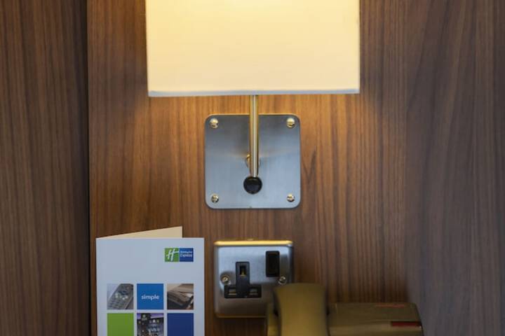 Room 12 of 35