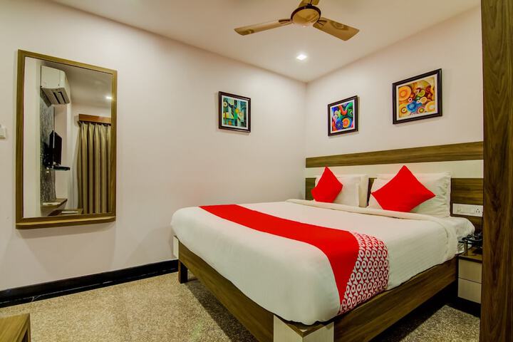 Exterior of Capital O 10823 Pratibha Grand