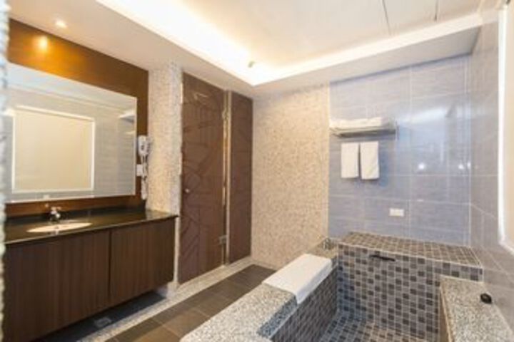 Room 3 of 21