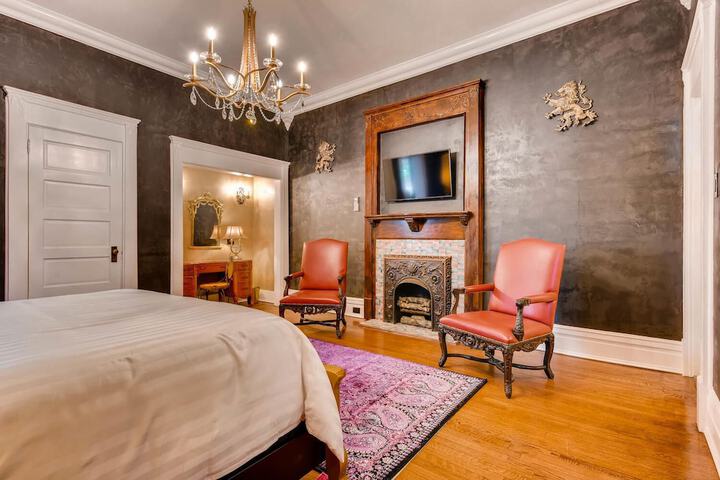 Room 44 of 90