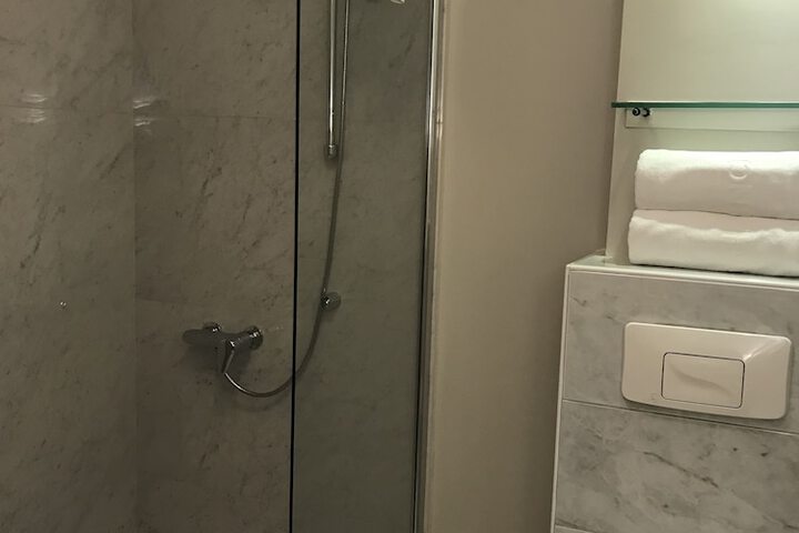 Room 58 of 105