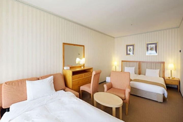 Room 5 of 44