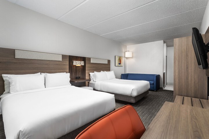 Suite 2 Queen Beds (7 of 7)
