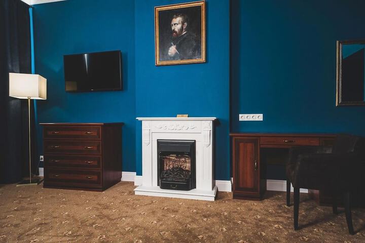 Room 27 of 57