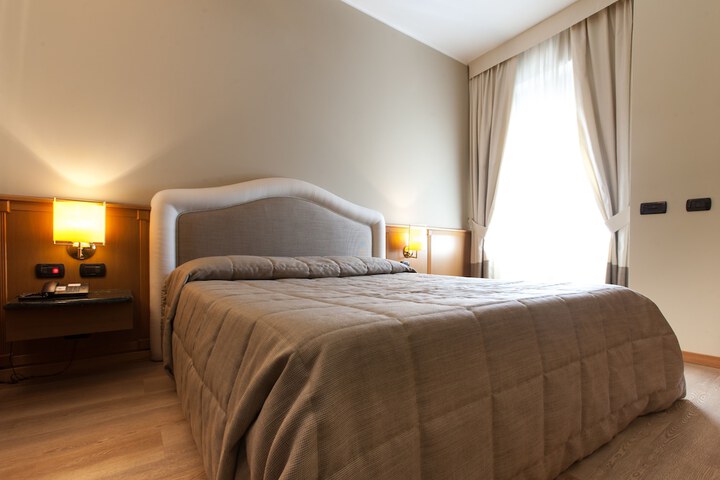 Room 7 of 30