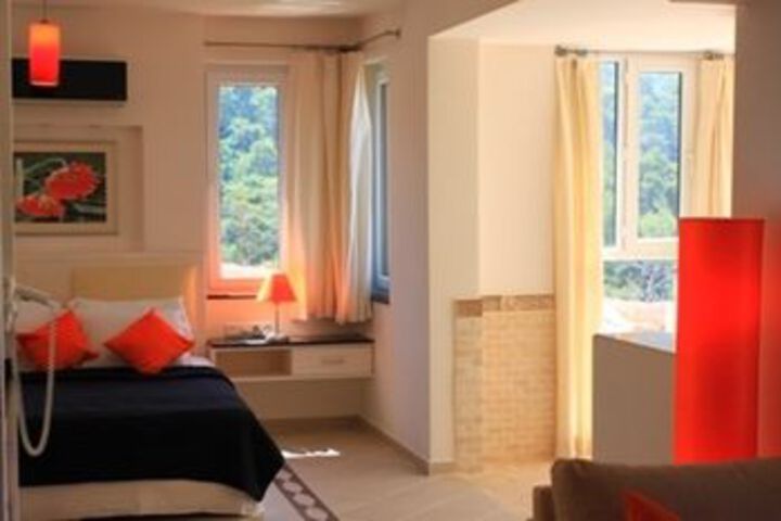 Room 10 of 26