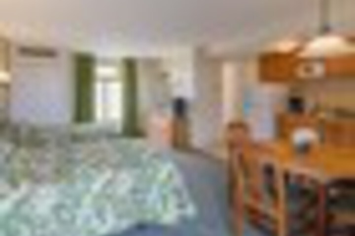 Room 95 of 216