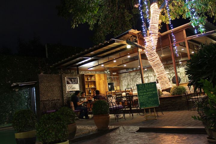 Dining Photos