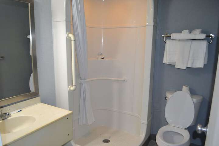 Room 6 of 14