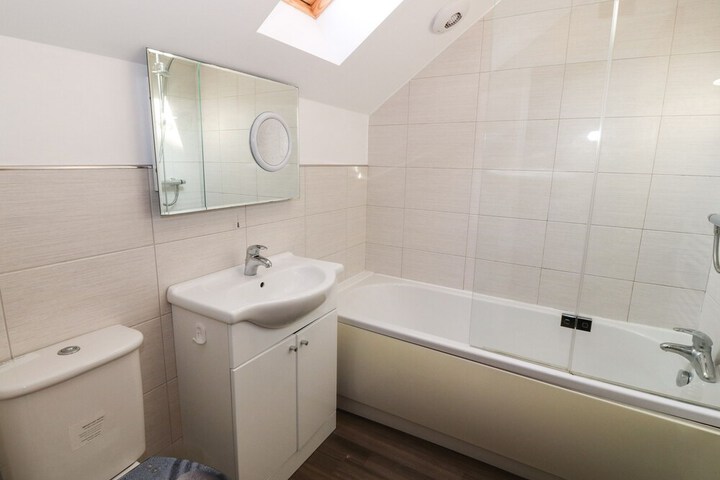 Room 4 of 14