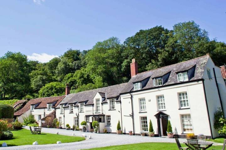 Combe House Hotel in Bridgwater