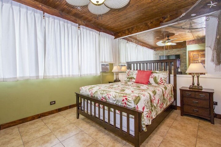 Room 5 of 34