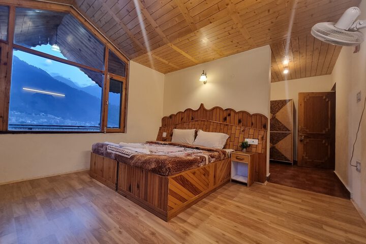 Room 6 of 21