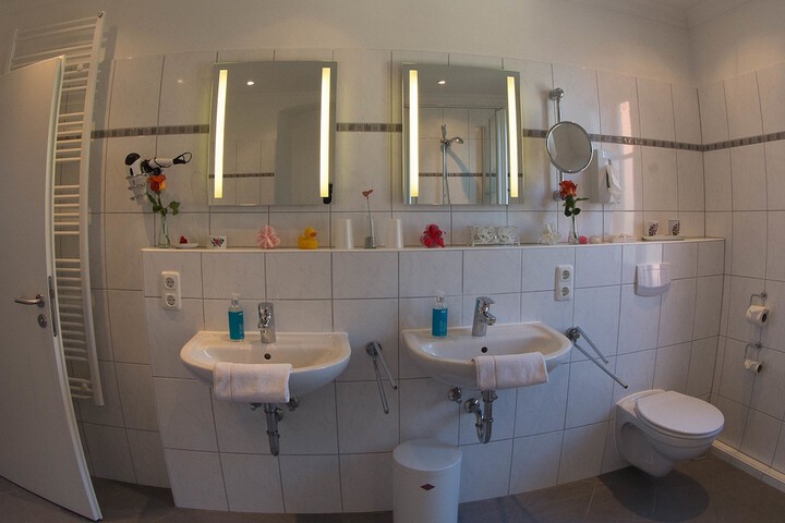 Room 45 of 108