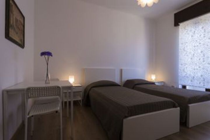 Room 11 of 24