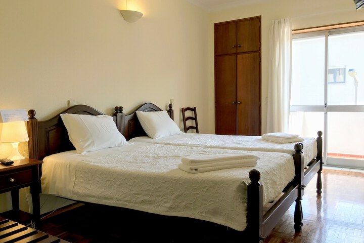 Room 10 of 25