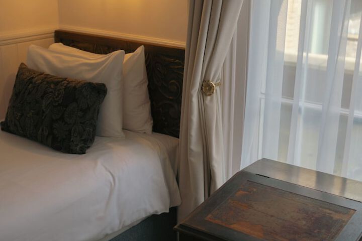 Room 117 of 209