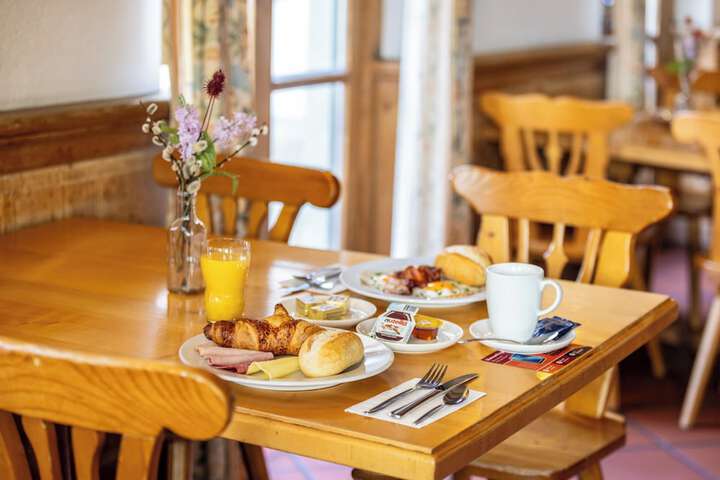 Breakfast/Coffee Service 93 of 154