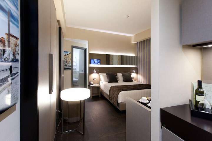 Room 32 of 53
