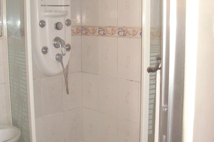 Room 40 of 64