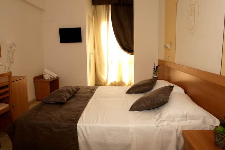 Room 5 of 35