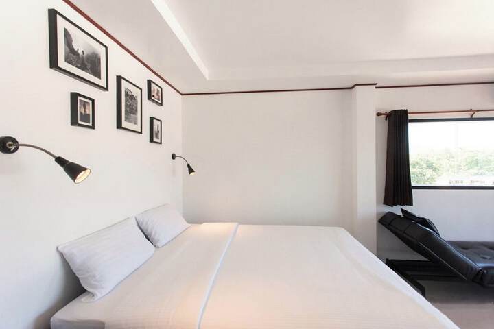 Room 10 of 128