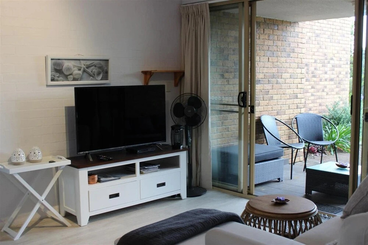 Room 5 of 10