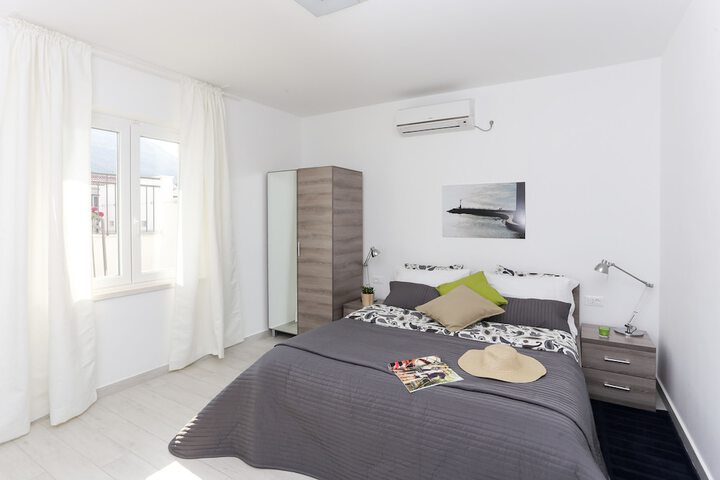 Room 20 of 52