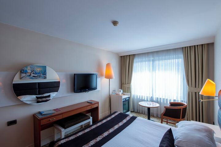 Room 4 of 23
