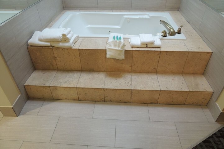 1 King Bed Suite (4 of 23)