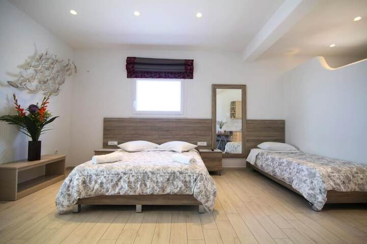 Room 17 of 39