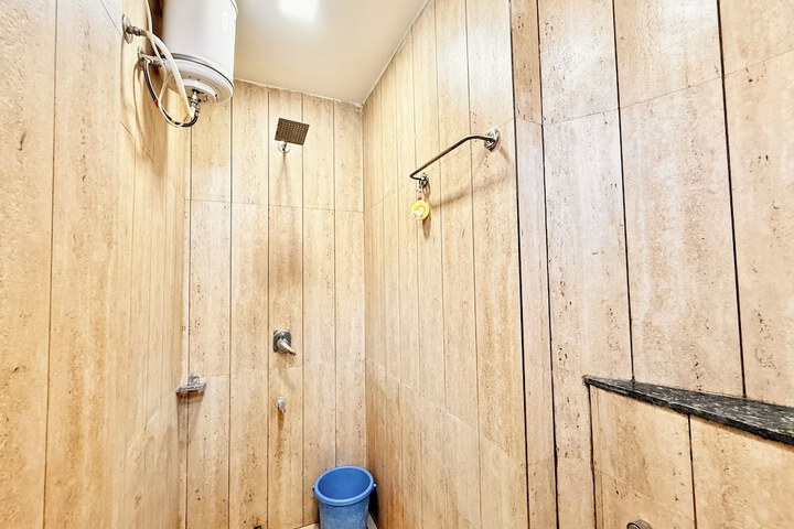 Room 18 of 25