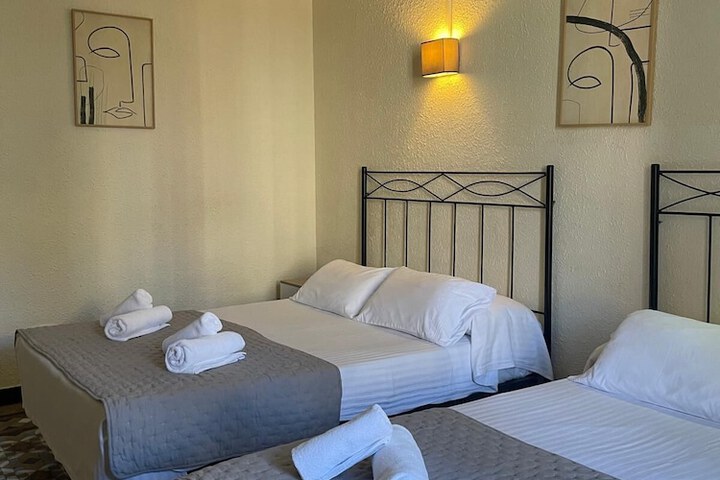 Room 27 of 43