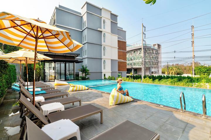 Pool 56 of 120