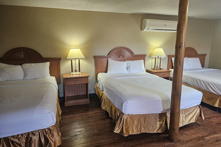 Room 5 of 18