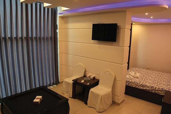 Room 21 of 46