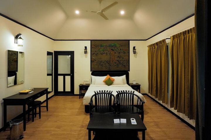 Room 10 of 76