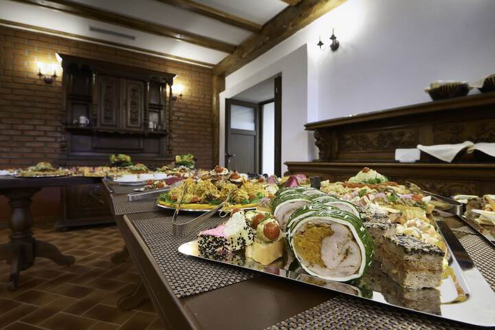Dining 52 of 83