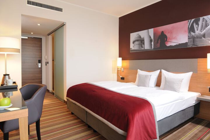 Room 8 of 30
