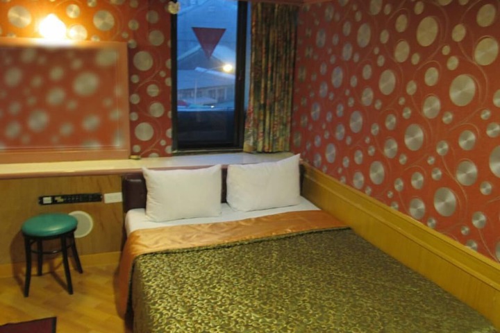 Room 21 of 35