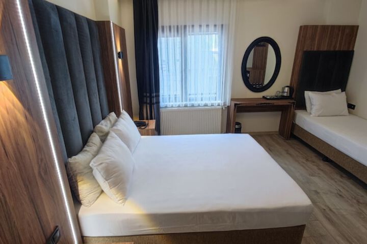 Room 10 of 51