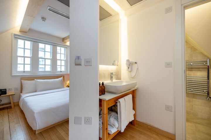 Room 89 of 171