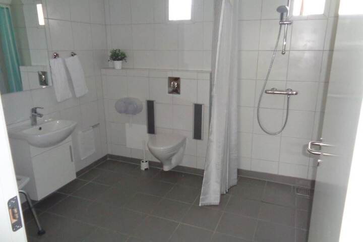 Room 18 of 28